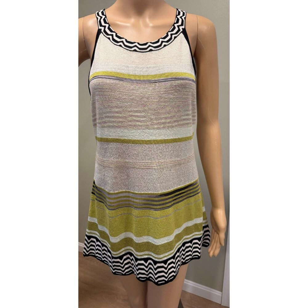 White House Black Market Sleeveless Top – Size Medium